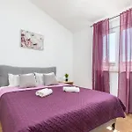 Holiday home Stunning In