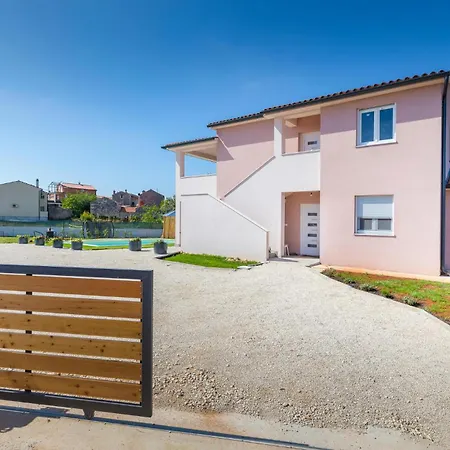 3 Bedroom Gorgeous In بيت للعطل