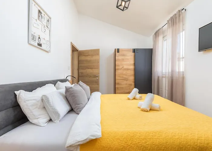 3 Bedroom Gorgeous In Pula