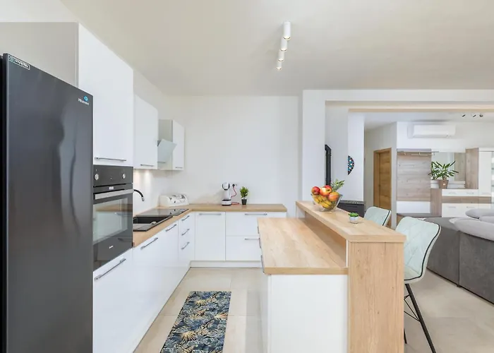 3 Bedroom Gorgeous In *