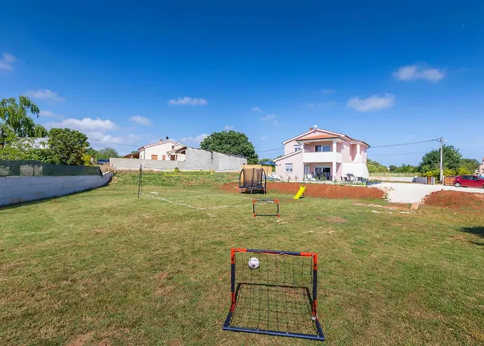 3 Bedroom Gorgeous In * Pula