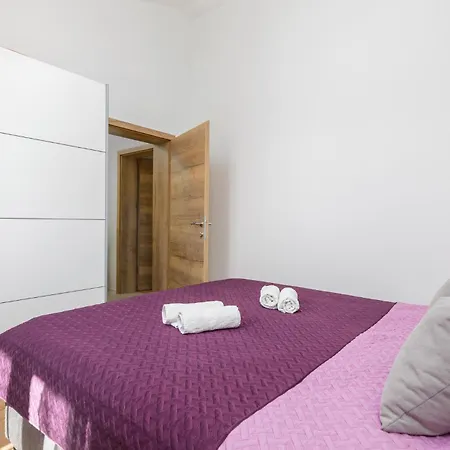 Ferienhaus Luxurious Home In Pula *