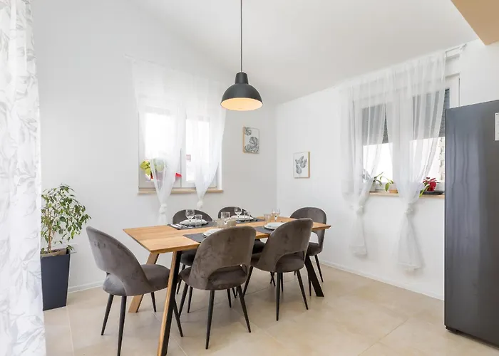 3 Bedroom Gorgeous In Casa vacanze *
