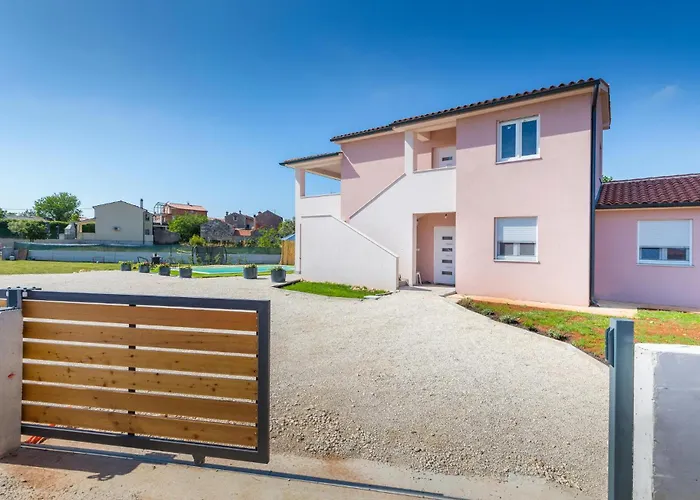 3 Bedroom Gorgeous In Дом отдыха