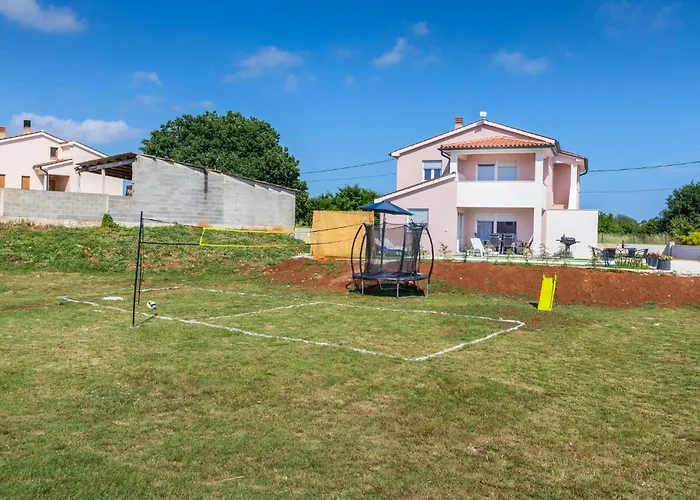 3 Bedroom Gorgeous In Дом отдыха