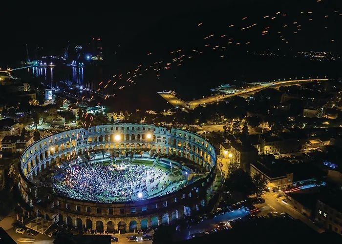 3 Bedroom Gorgeous In * Пула