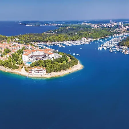 3 Bedroom Gorgeous In Pula